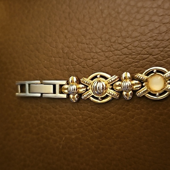 VTG CHRISTIAN BENET 1990s Mother of Pearl Baroque Yellow Cabochon Watch - Picture 6 of 10